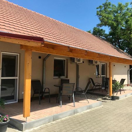 Lena Vendeghaz Hotel Balatonberény Eksteriør billede