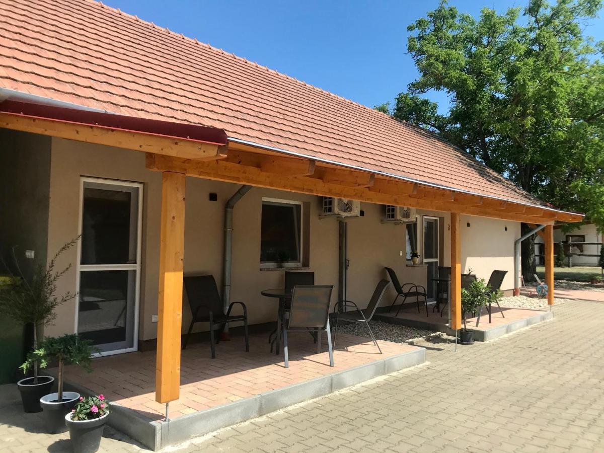 Lena Vendeghaz Hotel Balatonberény Eksteriør billede